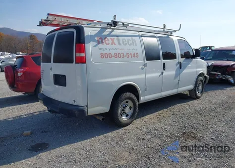 2015 Chevrolet Express 2500 Work Van z USA, uszkodzony, nr VIN 1GCWGFCF6F1277697